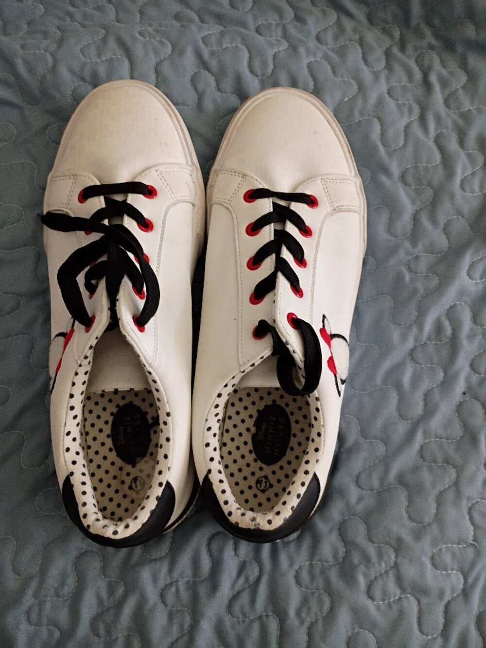 Disney Minnie Mouse Ground Up Sneakers White Black Red Size 11